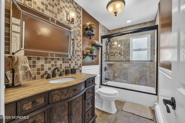 4 Catlett Court, Manalapan, NJ 07726