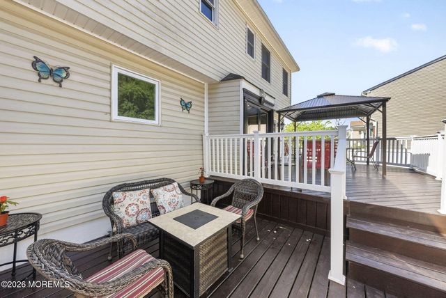 4 Catlett Court, Manalapan, NJ 07726