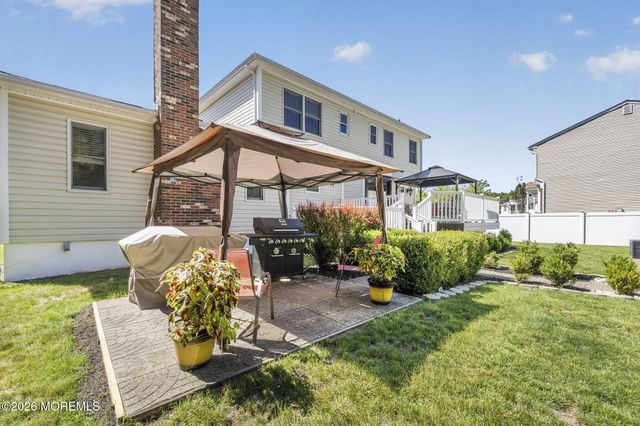 4 Catlett Court, Manalapan, NJ 07726