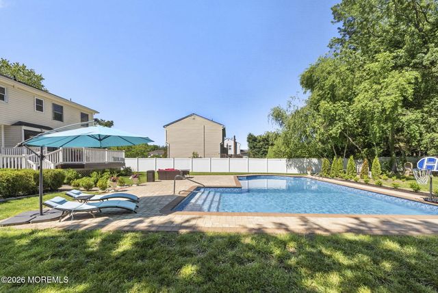 4 Catlett Court, Manalapan, NJ 07726
