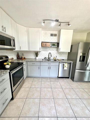 627 Stonewall Drive, Richmond, TX 77469