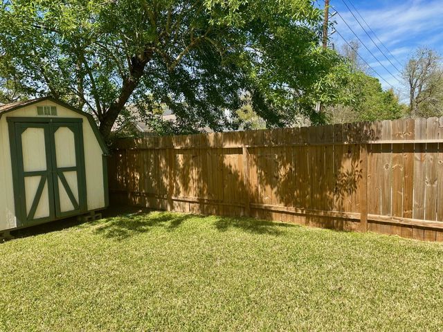 627 Stonewall Drive, Richmond, TX 77469