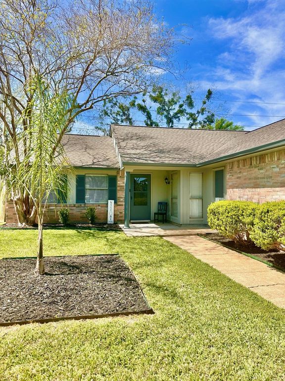 627 Stonewall Drive, Richmond, TX 77469