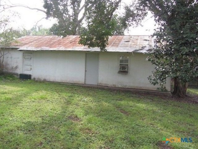 227 W End Street, Goliad, TX 77963