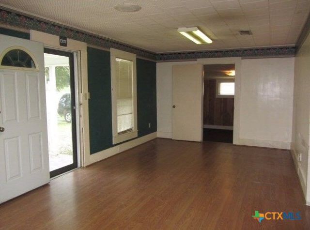 227 W End Street, Goliad, TX 77963