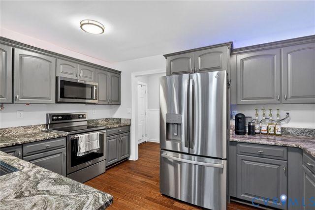 13801 Shadow Ridge Rd, Midlothian, VA 23112