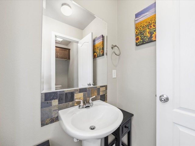 54000 Flight Lane, Olathe, CO 81425