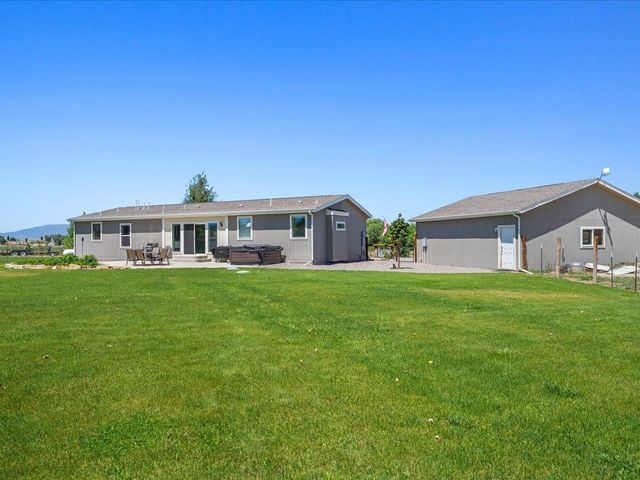 54000 Flight Lane, Olathe, CO 81425