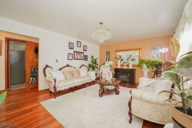 122 Autumn St, Passaic City, NJ 07055