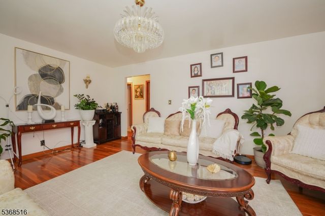 122 Autumn St, Passaic City, NJ 07055