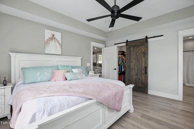 100 Hunt Road, Jonesborough, TN 37659