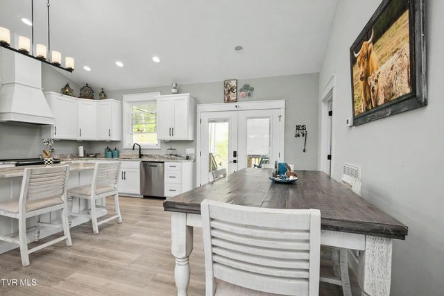 100 Hunt Road, Jonesborough, TN 37659