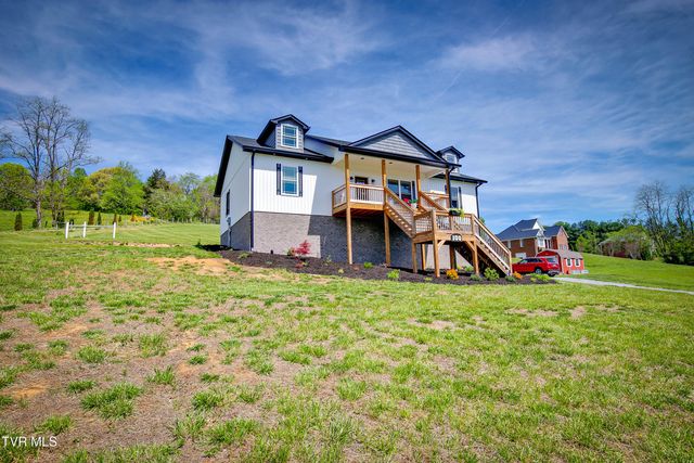 100 Hunt Road, Jonesborough, TN 37659