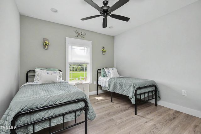 100 Hunt Road, Jonesborough, TN 37659