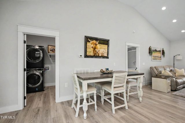 100 Hunt Road, Jonesborough, TN 37659