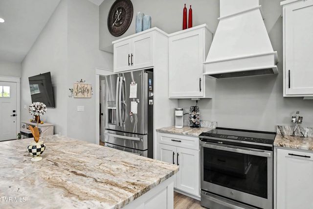 100 Hunt Road, Jonesborough, TN 37659