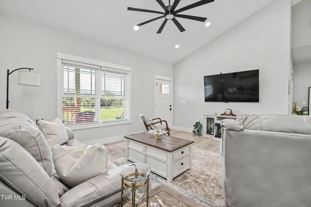 100 Hunt Road, Jonesborough, TN 37659