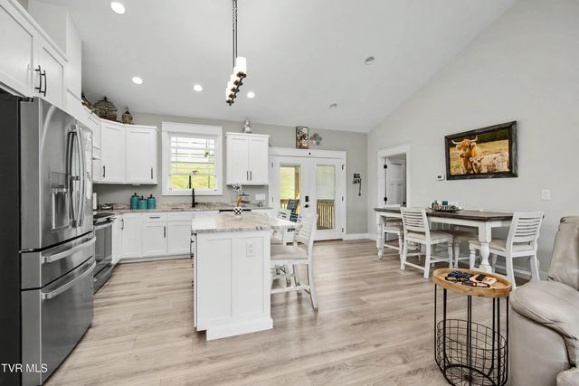 100 Hunt Road, Jonesborough, TN 37659