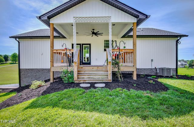 100 Hunt Road, Jonesborough, TN 37659