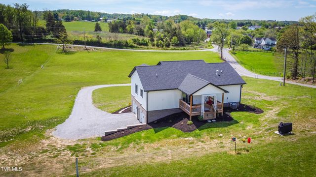 100 Hunt Road, Jonesborough, TN 37659