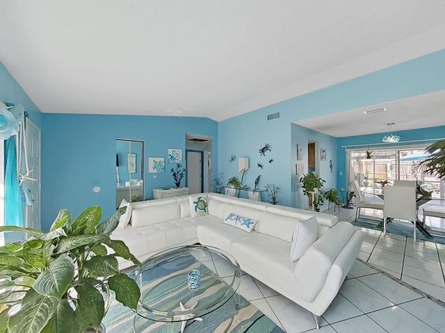 5205 RIPPLE CREEK DRIVE, Tampa, FL 33625