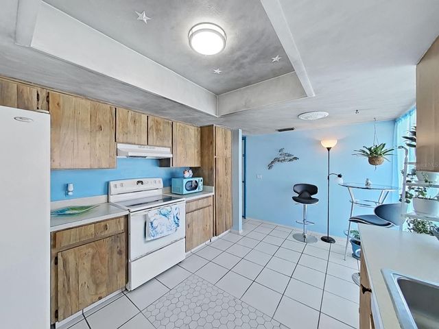 5205 RIPPLE CREEK DRIVE, Tampa, FL 33625