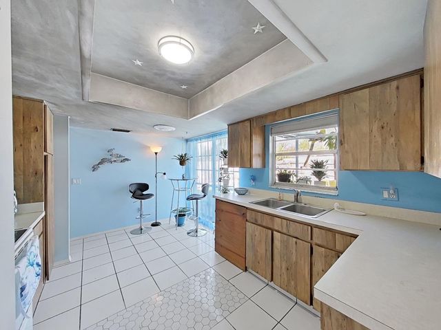 5205 RIPPLE CREEK DRIVE, Tampa, FL 33625