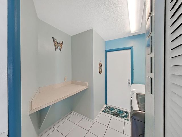 5205 RIPPLE CREEK DRIVE, Tampa, FL 33625