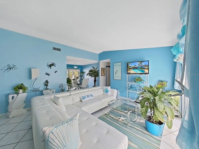 5205 RIPPLE CREEK DRIVE, Tampa, FL 33625