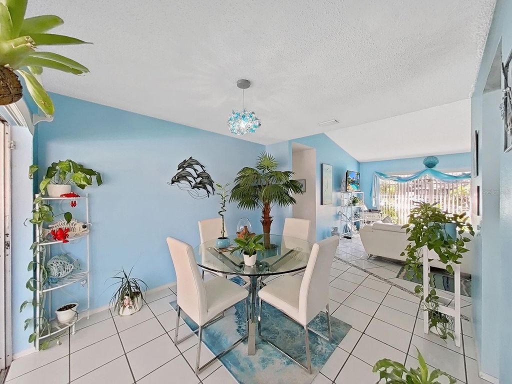 Image 14 of property listing at 5205 RIPPLE CREEK DRIVE, Tampa, FL 33625