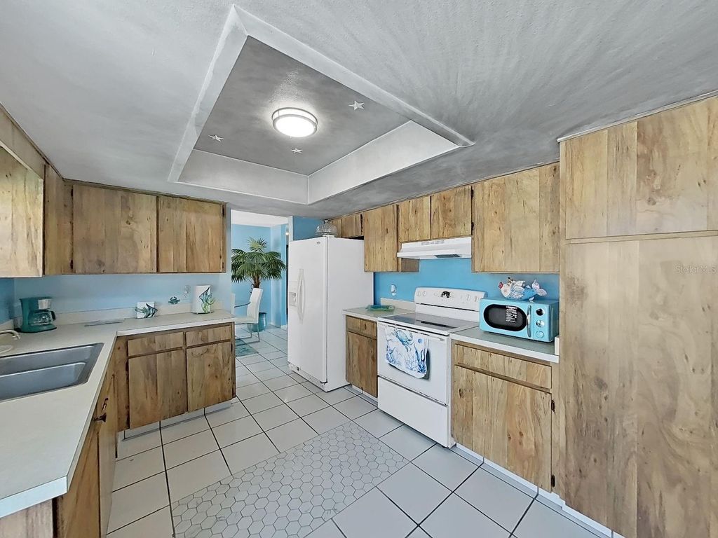 Image 18 of property listing at 5205 RIPPLE CREEK DRIVE, Tampa, FL 33625