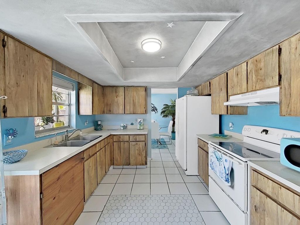 Image 19 of property listing at 5205 RIPPLE CREEK DRIVE, Tampa, FL 33625