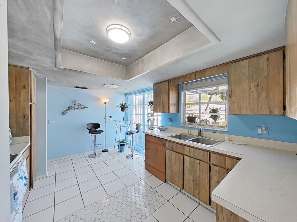 Image 20 of property listing at 5205 RIPPLE CREEK DRIVE, Tampa, FL 33625