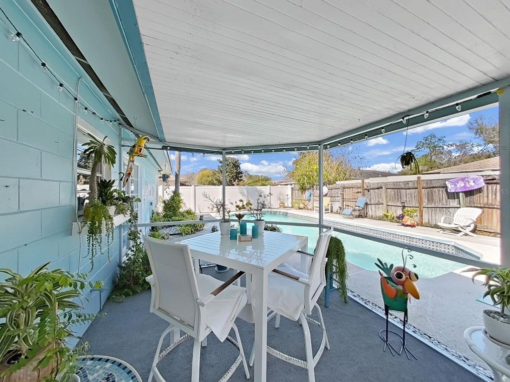 Image 36 of property listing at 5205 RIPPLE CREEK DRIVE, Tampa, FL 33625