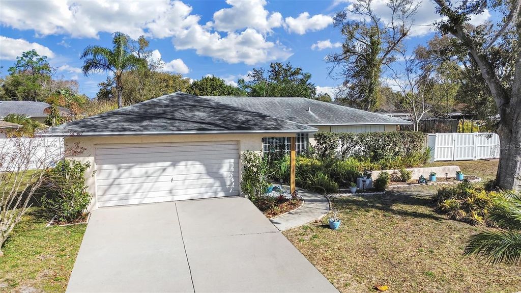 Image 50 of property listing at 5205 RIPPLE CREEK DRIVE, Tampa, FL 33625