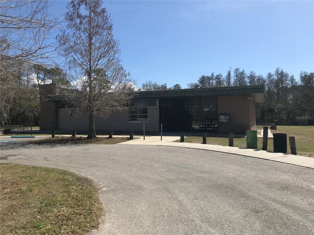 Image 57 of property listing at 5205 RIPPLE CREEK DRIVE, Tampa, FL 33625