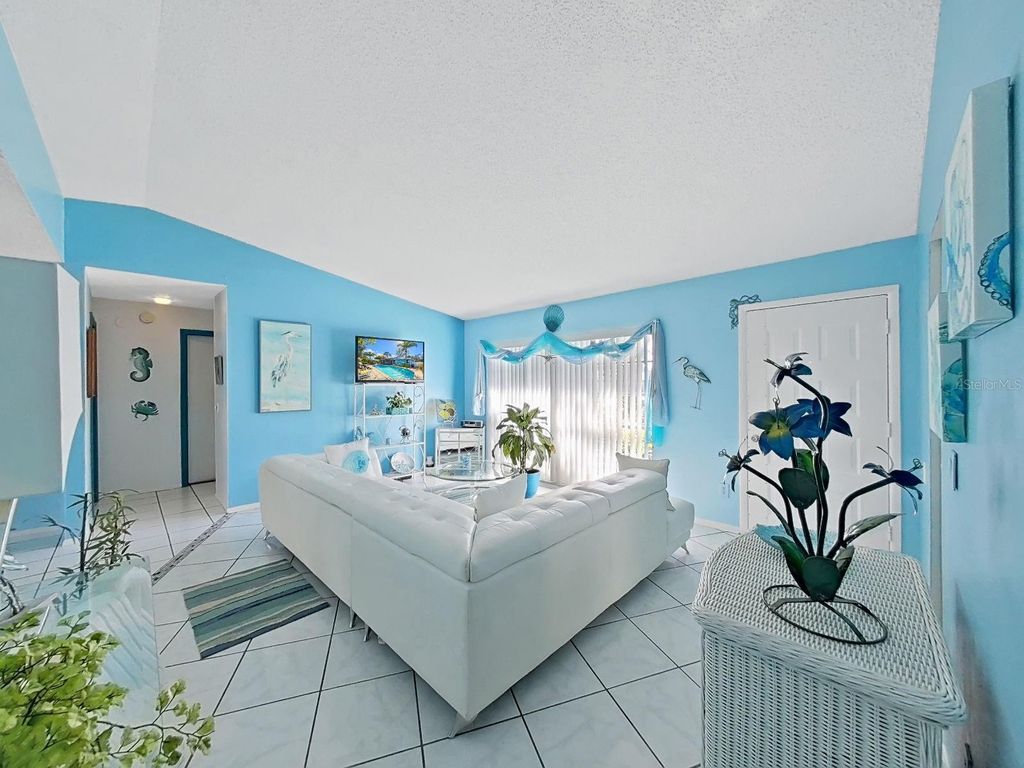 Image 7 of property listing at 5205 RIPPLE CREEK DRIVE, Tampa, FL 33625