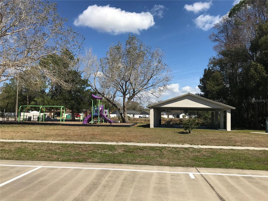 Image 61 of property listing at 5205 RIPPLE CREEK DRIVE, Tampa, FL 33625