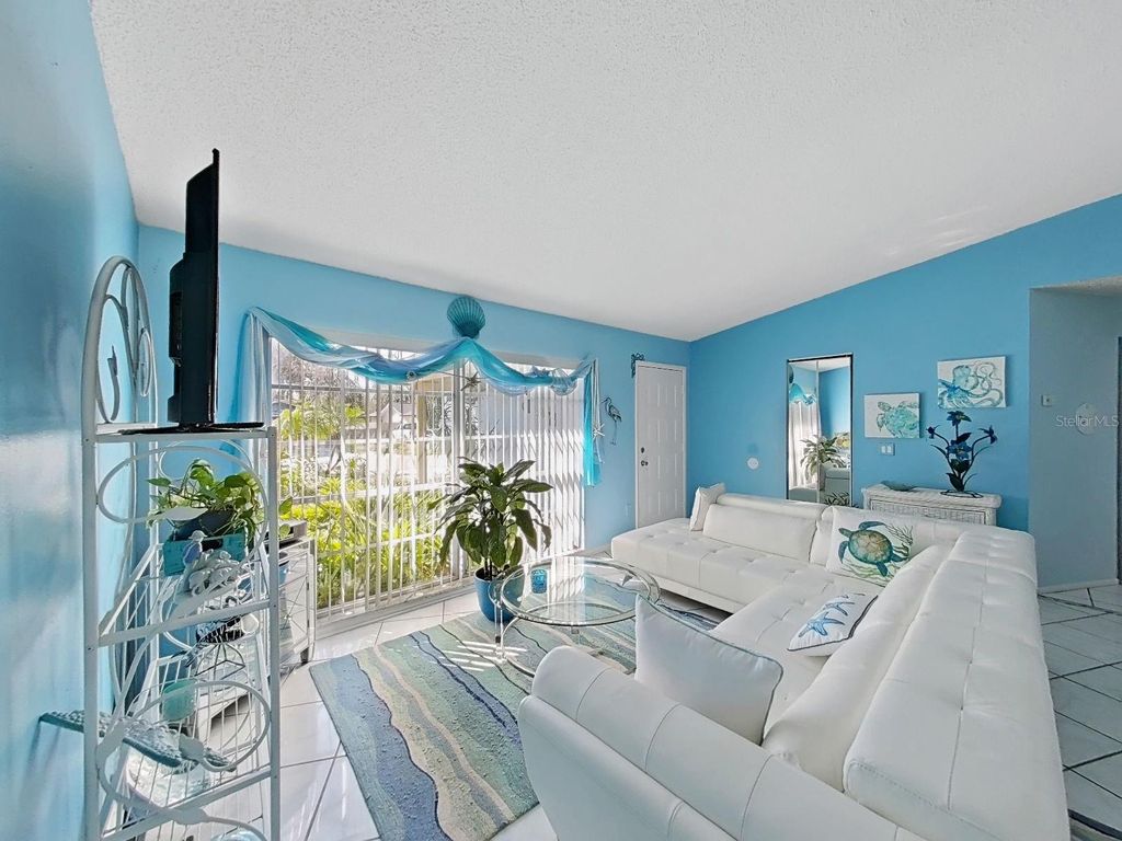 Image 10 of property listing at 5205 RIPPLE CREEK DRIVE, Tampa, FL 33625