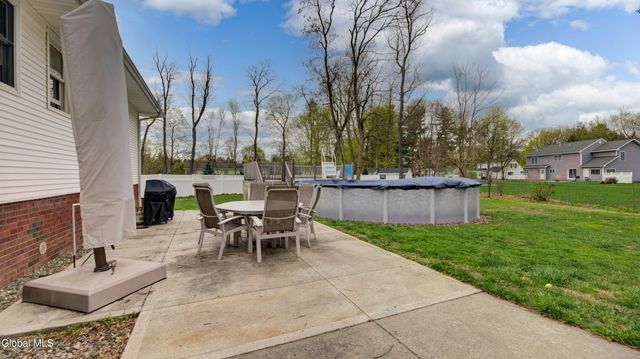 16 Vatrano Lane, Colonie, NY 12211