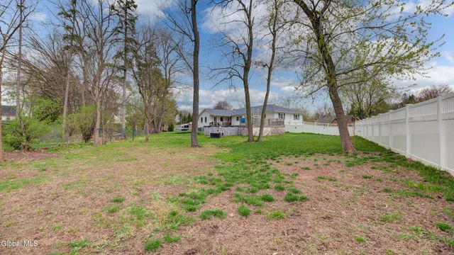 16 Vatrano Lane, Colonie, NY 12211