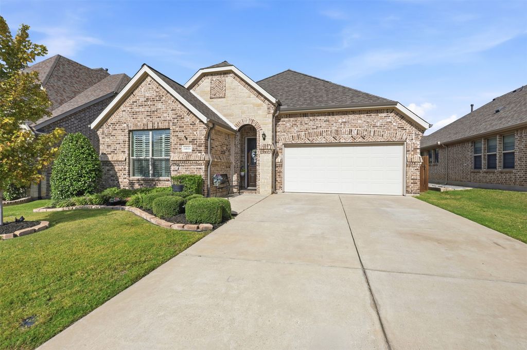 14616 Spitfire Trail, Fort Worth, TX 76262 — exterior