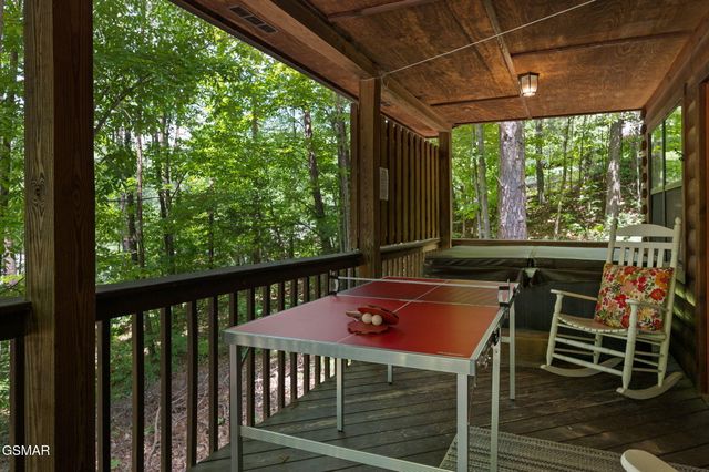 1503 Squirrel Nest Way, Sevierville, TN 37876