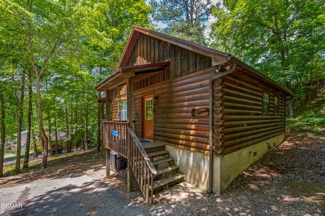 1503 Squirrel Nest Way, Sevierville, TN 37876