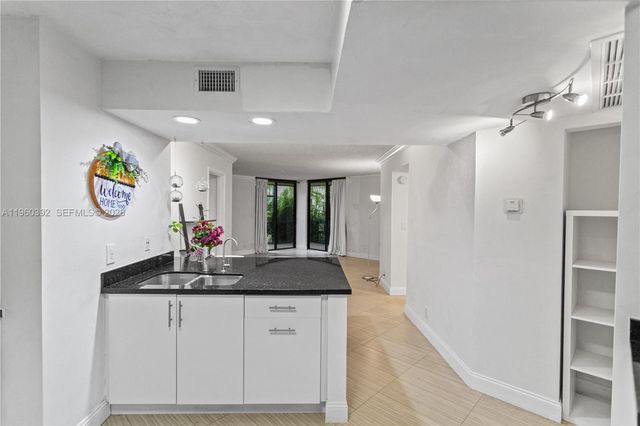 10401 W Broward Blvd 111, Plantation, FL 33324