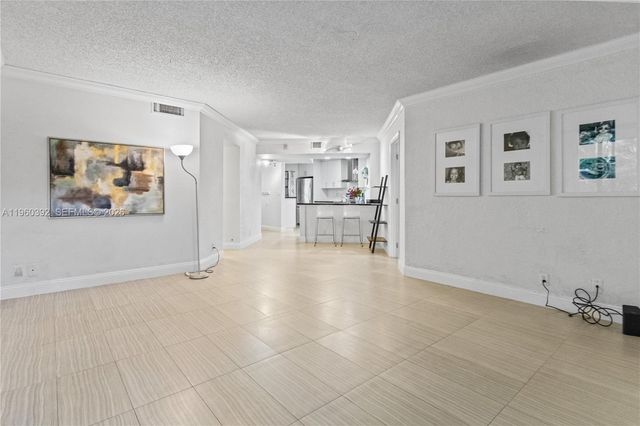 10401 W Broward Blvd 111, Plantation, FL 33324