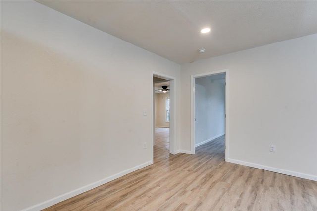 1517 S Greenwood Ave, Wichita, KS 67211