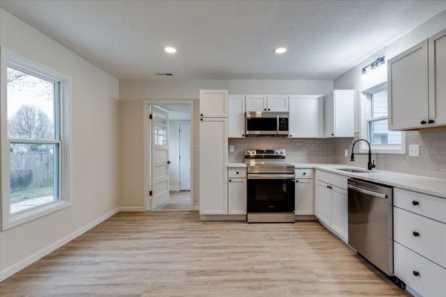 1517 S Greenwood Ave, Wichita, KS 67211