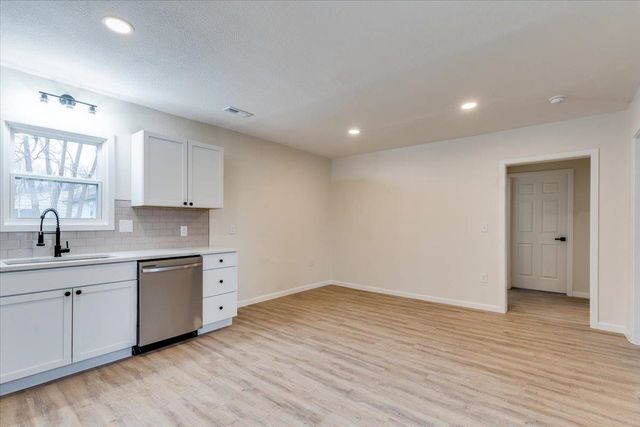 1517 S Greenwood Ave, Wichita, KS 67211