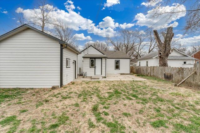 1517 S Greenwood Ave, Wichita, KS 67211